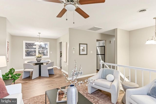 30 BUTTONWOOD DR, Lititz, PA 17543