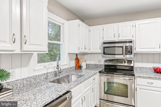 30 BUTTONWOOD DR, Lititz, PA 17543