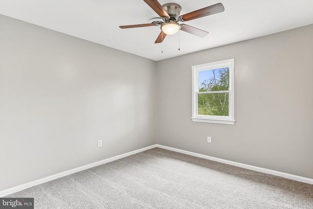 30 BUTTONWOOD DR, Lititz, PA 17543