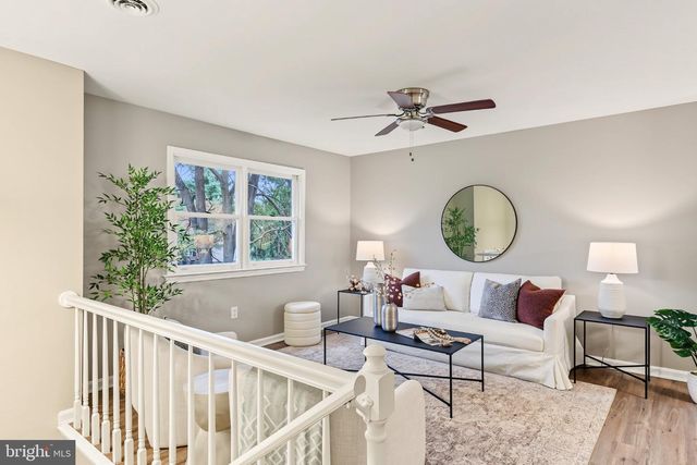 30 BUTTONWOOD DR, Lititz, PA 17543