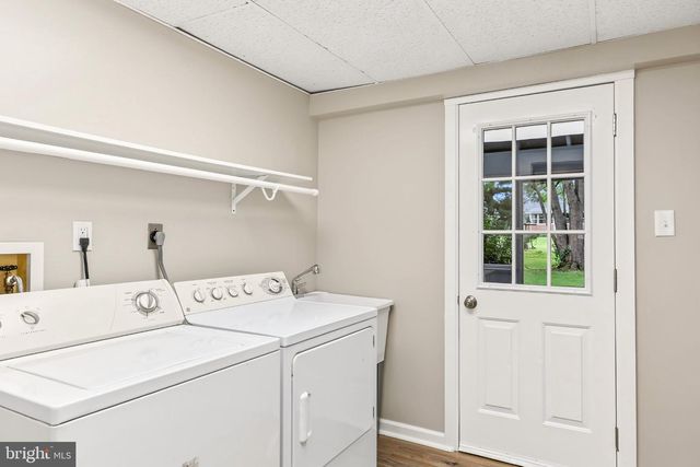 30 BUTTONWOOD DR, Lititz, PA 17543