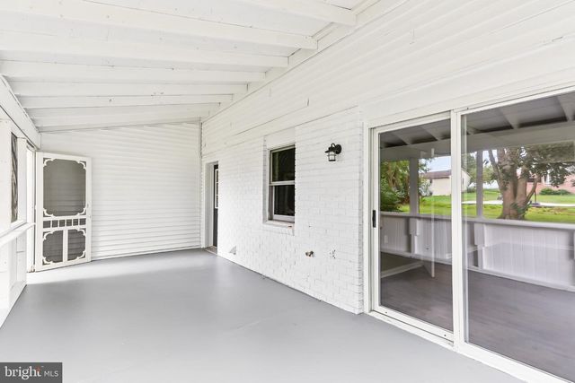 30 BUTTONWOOD DR, Lititz, PA 17543