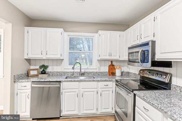 30 BUTTONWOOD DR, Lititz, PA 17543