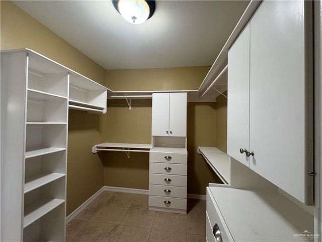 2438 Leanna Denae Avenue, Mission, TX 78572