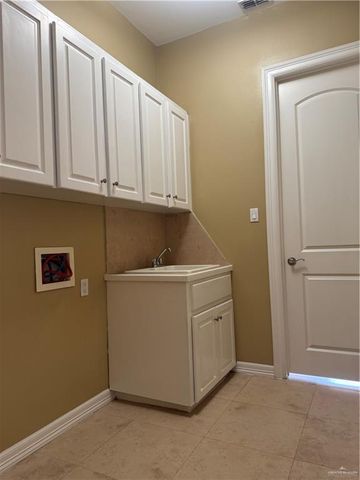 2438 Leanna Denae Avenue, Mission, TX 78572
