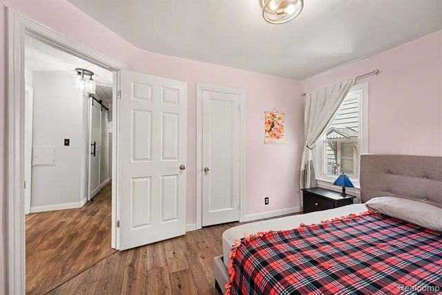 2904 Crooks Road, Royal Oak, MI 48073