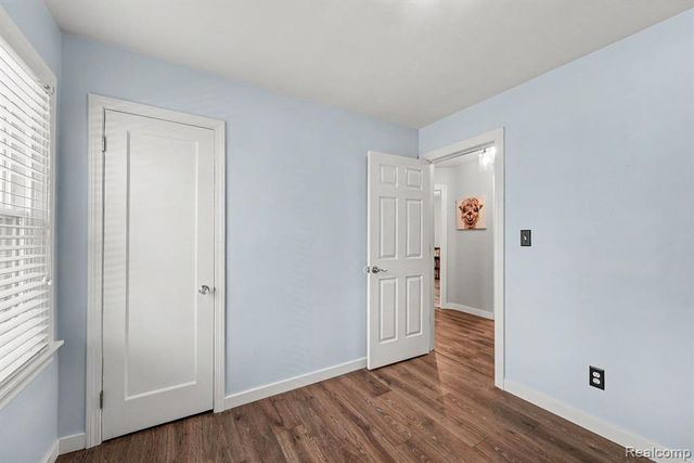 2904 Crooks Road, Royal Oak, MI 48073