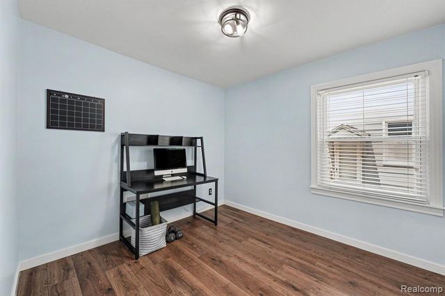 2904 Crooks Road, Royal Oak, MI 48073