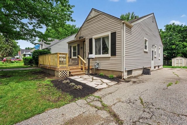 2904 Crooks Road, Royal Oak, MI 48073