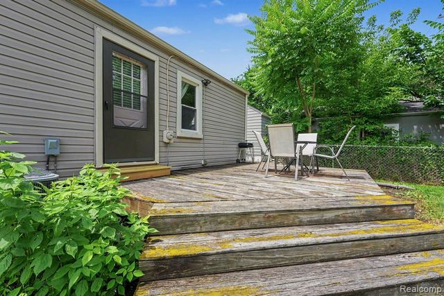 2904 Crooks Road, Royal Oak, MI 48073