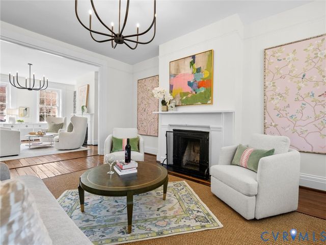 2206 E Broad St, Richmond, VA 23223