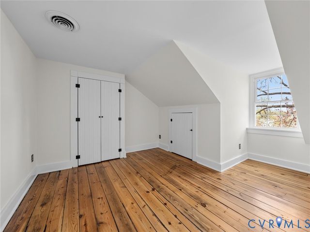 2206 E Broad St, Richmond, VA 23223