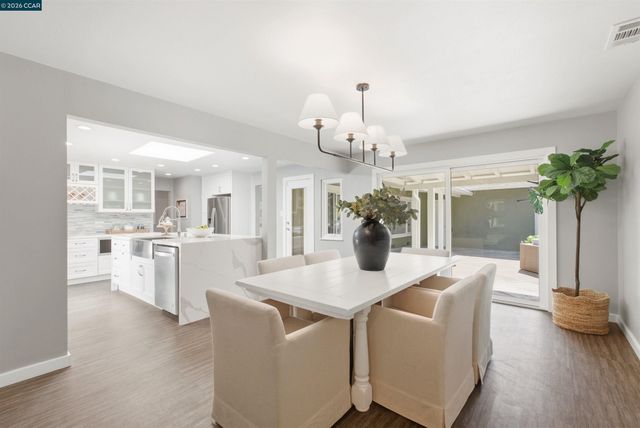 57 Lombardy Ln, Orinda, CA 94563