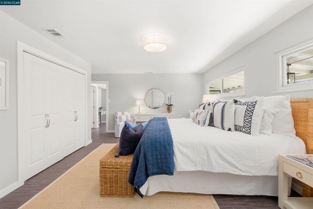 57 Lombardy Ln, Orinda, CA 94563