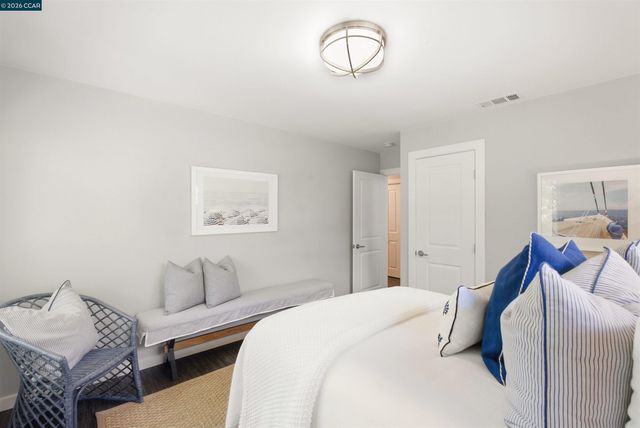 57 Lombardy Ln, Orinda, CA 94563