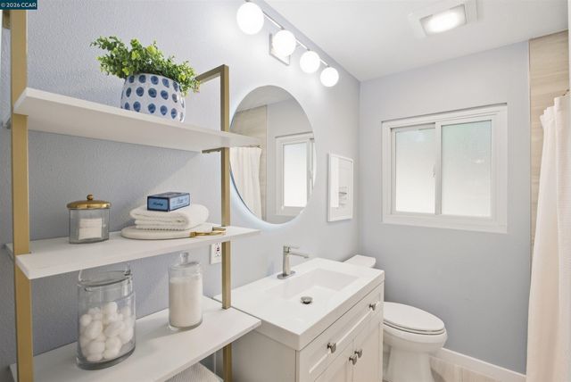 57 Lombardy Ln, Orinda, CA 94563