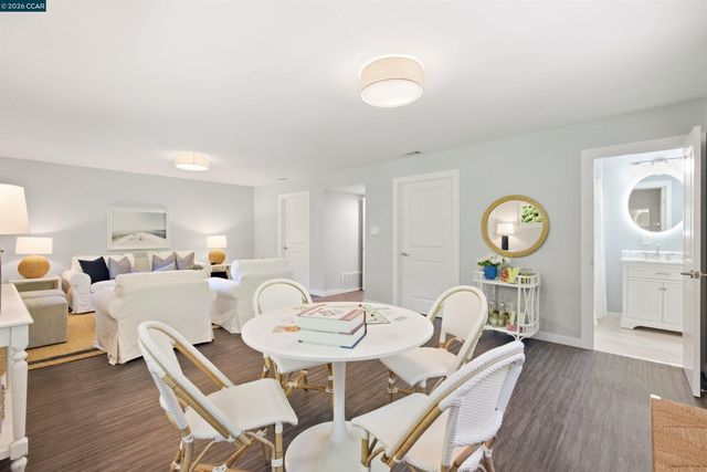 57 Lombardy Ln, Orinda, CA 94563