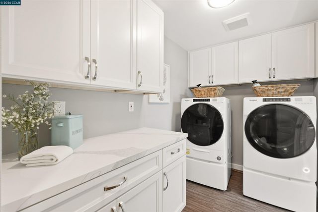 57 Lombardy Ln, Orinda, CA 94563