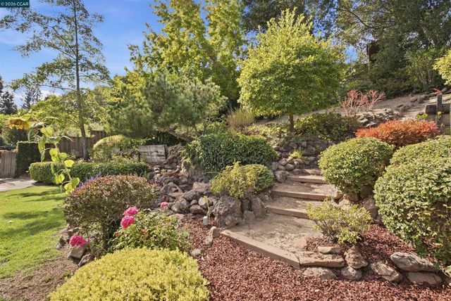 57 Lombardy Ln, Orinda, CA 94563