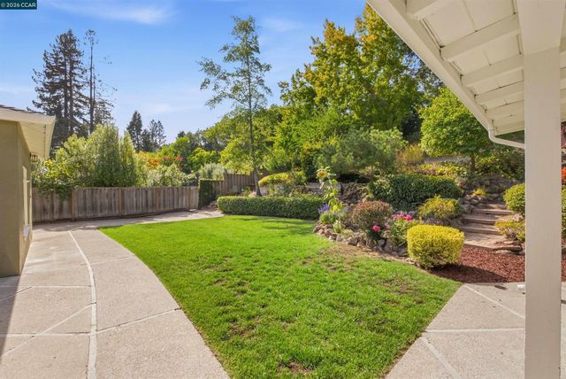 57 Lombardy Ln, Orinda, CA 94563
