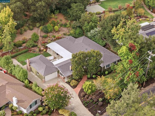 57 Lombardy Ln, Orinda, CA 94563