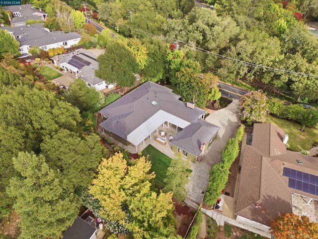 57 Lombardy Ln, Orinda, CA 94563