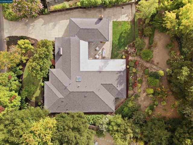 57 Lombardy Ln, Orinda, CA 94563