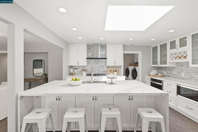 57 Lombardy Ln, Orinda, CA 94563