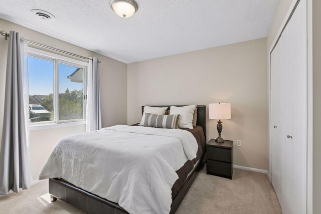6260 Magda Drive B, Maple Grove, MN 55369