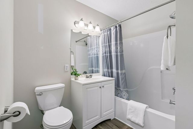 6260 Magda Drive B, Maple Grove, MN 55369