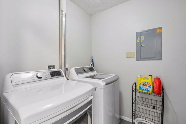 6260 Magda Drive B, Maple Grove, MN 55369