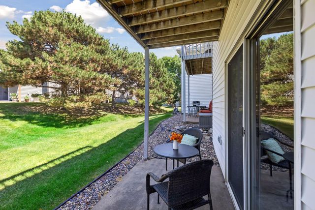 6260 Magda Drive B, Maple Grove, MN 55369