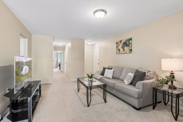 6260 Magda Drive B, Maple Grove, MN 55369