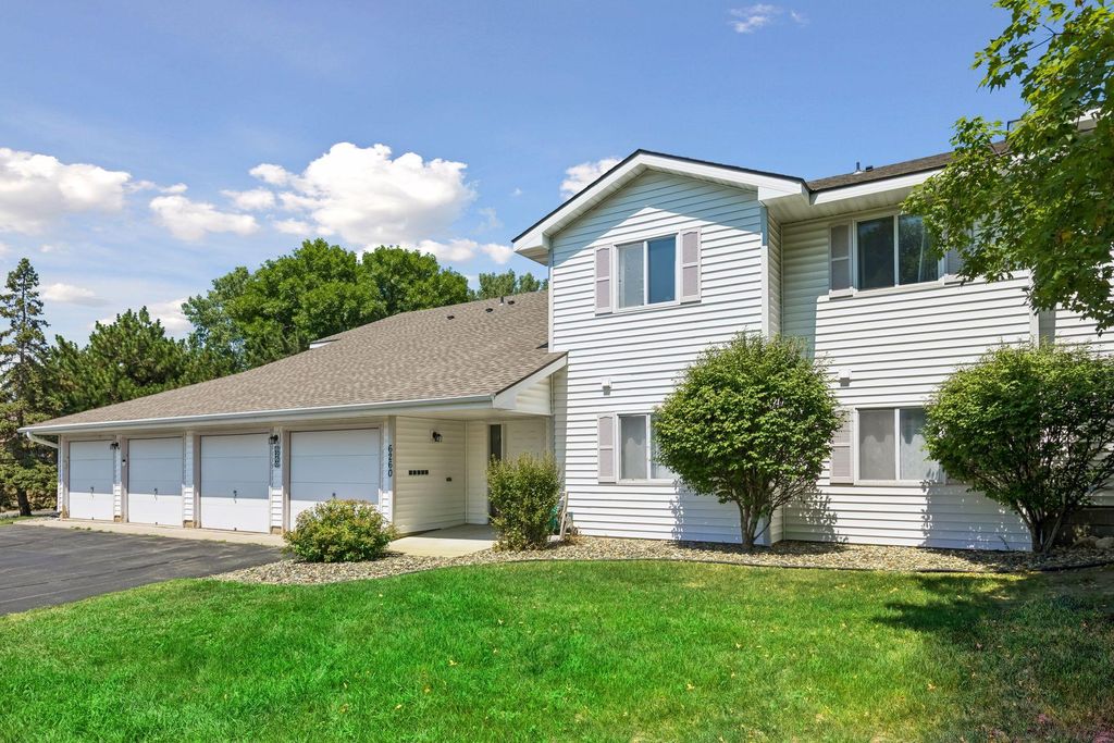 6260 Magda Drive B, Maple Grove, MN 55369