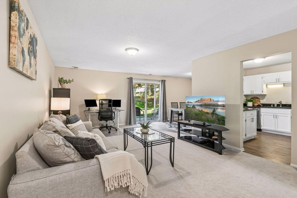 6260 Magda Drive B, Maple Grove, MN 55369 — photo 2