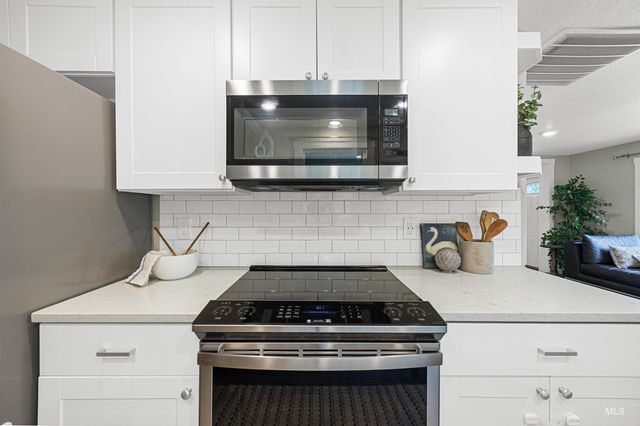 3301 N 39th St, Boise, ID 83703