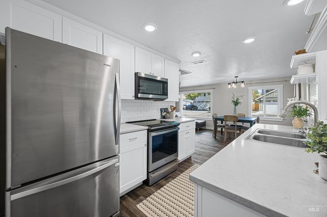 3301 N 39th St, Boise, ID 83703
