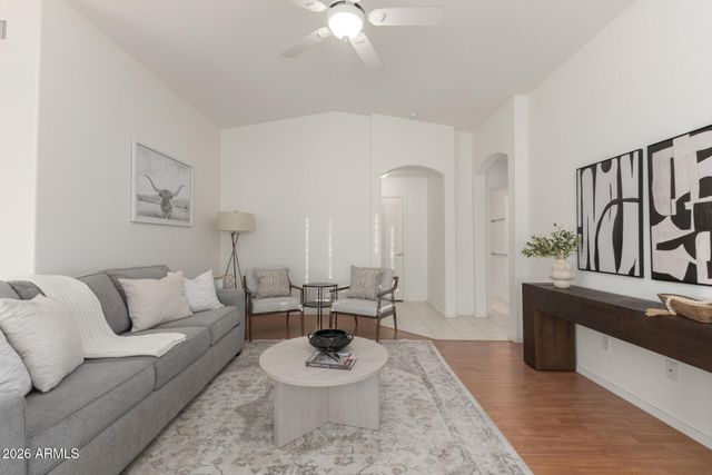 1362 E CHERRY HILLS Drive, Chandler, AZ 85249