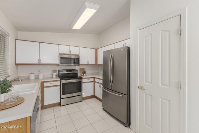 1362 E CHERRY HILLS Drive, Chandler, AZ 85249