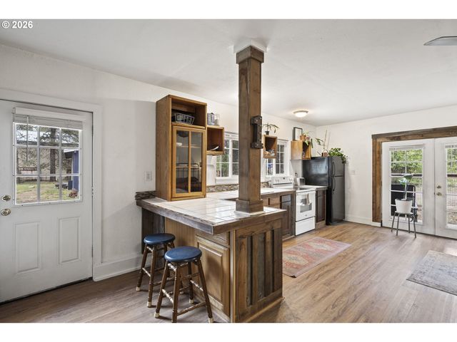 16024 LEONA Ln, La Pine, OR 97739