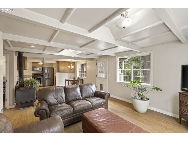 16024 LEONA Ln, La Pine, OR 97739