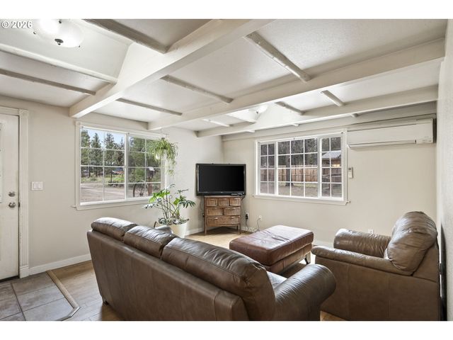 16024 LEONA Ln, La Pine, OR 97739