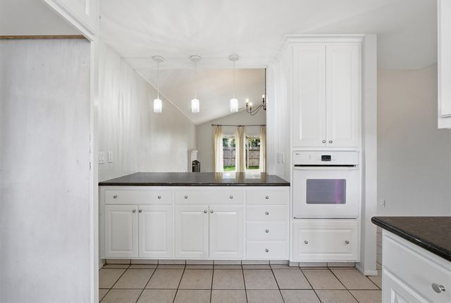 811 E Trinidad Avenue, Visalia, CA 93292