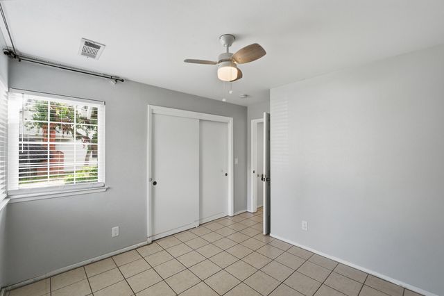 811 E Trinidad Avenue, Visalia, CA 93292