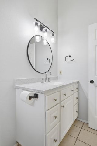 811 E Trinidad Avenue, Visalia, CA 93292