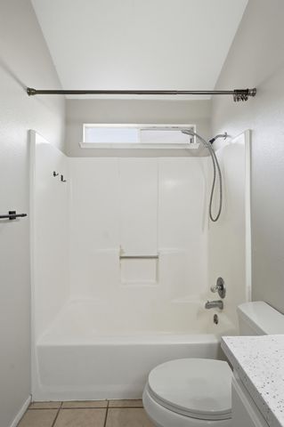 811 E Trinidad Avenue, Visalia, CA 93292