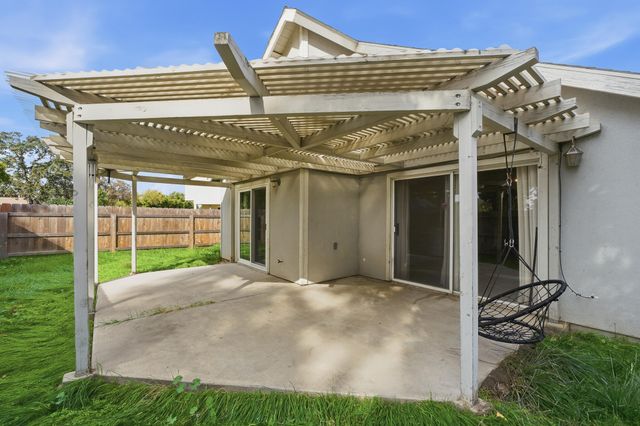 811 E Trinidad Avenue, Visalia, CA 93292