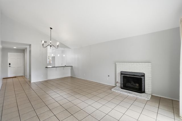 811 E Trinidad Avenue, Visalia, CA 93292