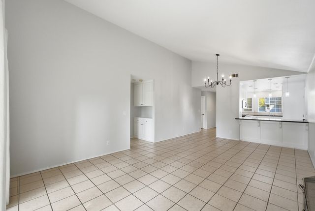 811 E Trinidad Avenue, Visalia, CA 93292