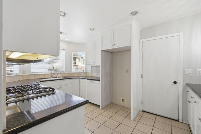 811 E Trinidad Avenue, Visalia, CA 93292